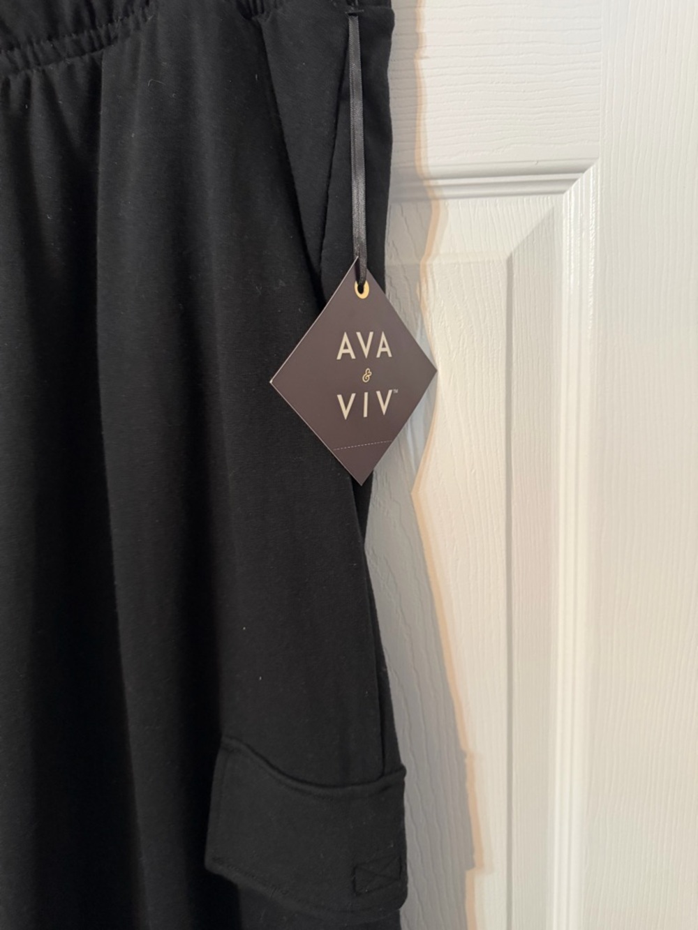 Ava & Viv Black Wide Leg Cargo Pants 1X Elastic Waist Pull On Pockets NWT - Picture 2 of 8